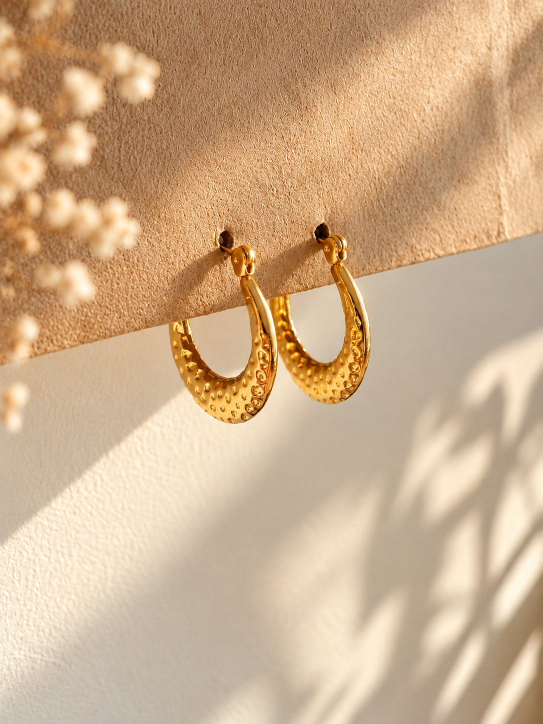 BESSIE TEXTURED HOOPS