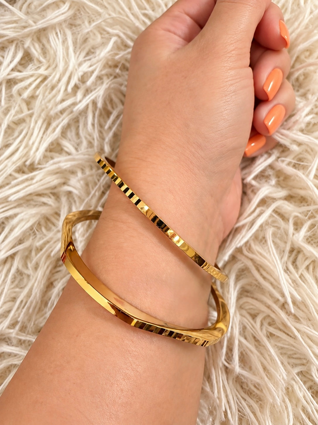 ASTRA BANGLE