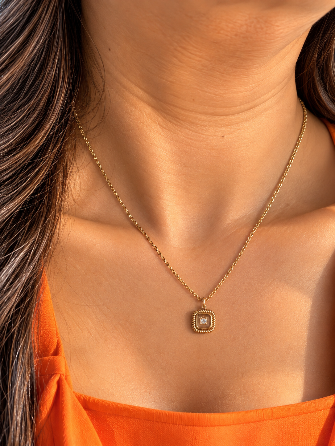 SIA NECKLACE
