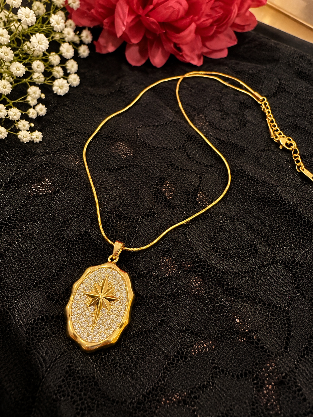 ASTERIA NECKLACE