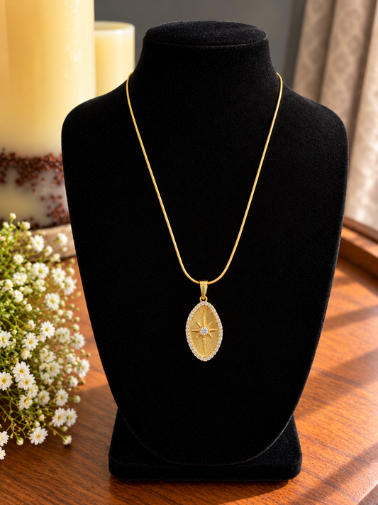 ELARA SUN NECKLACE