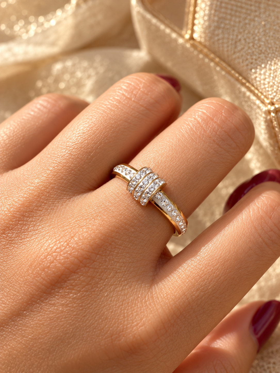 ELARA RING
