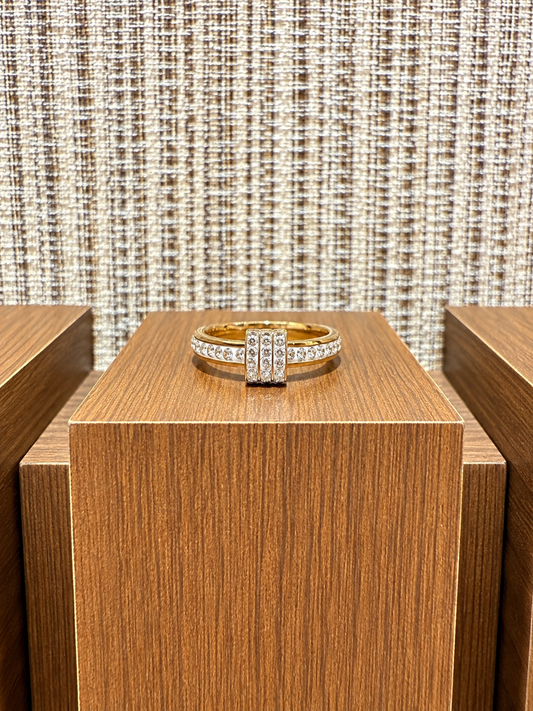 ELARA RING