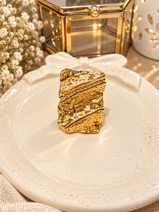 AVELUNE STATEMENT RING